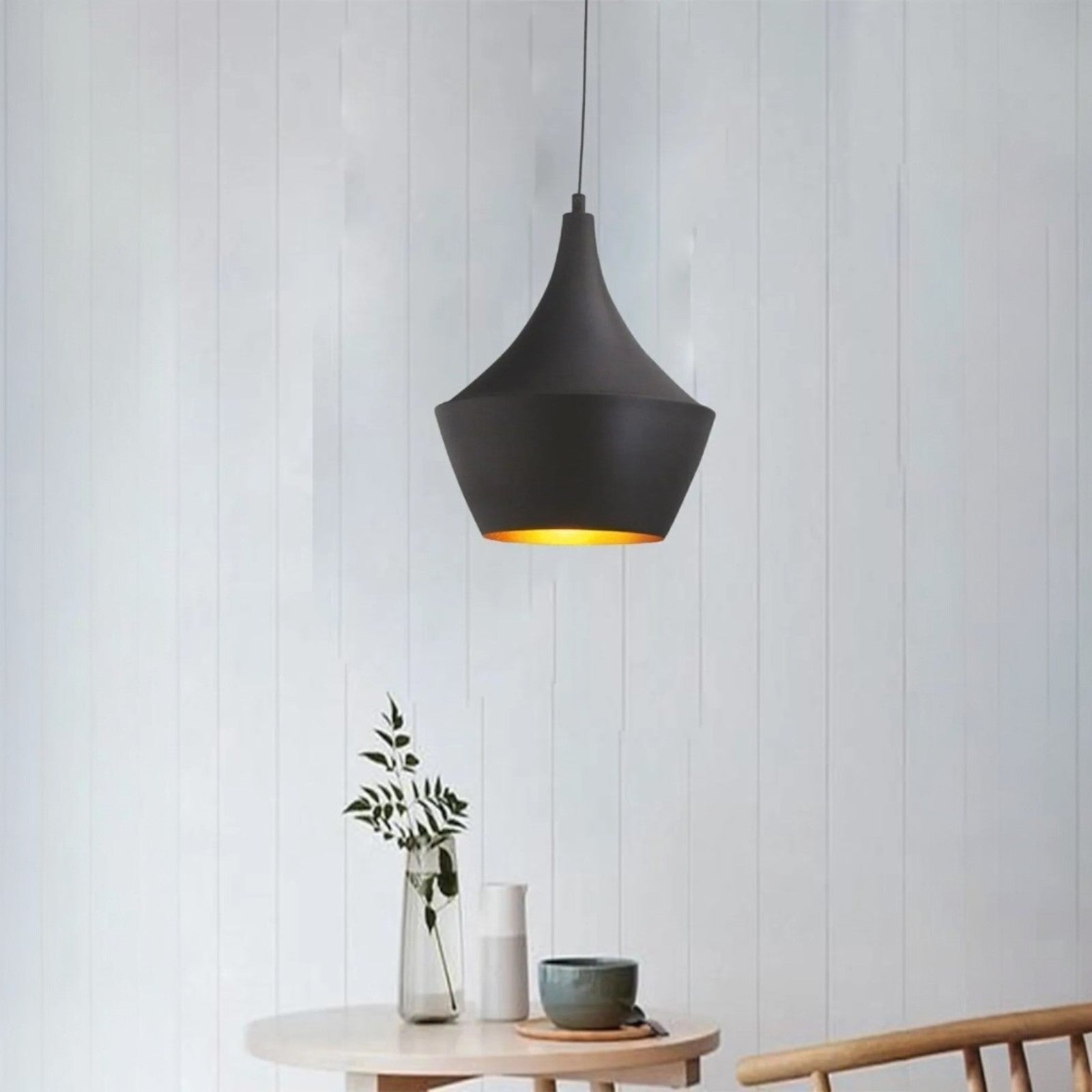 Gebogene Schwarze Pendelleuchte mit Kronleuchter